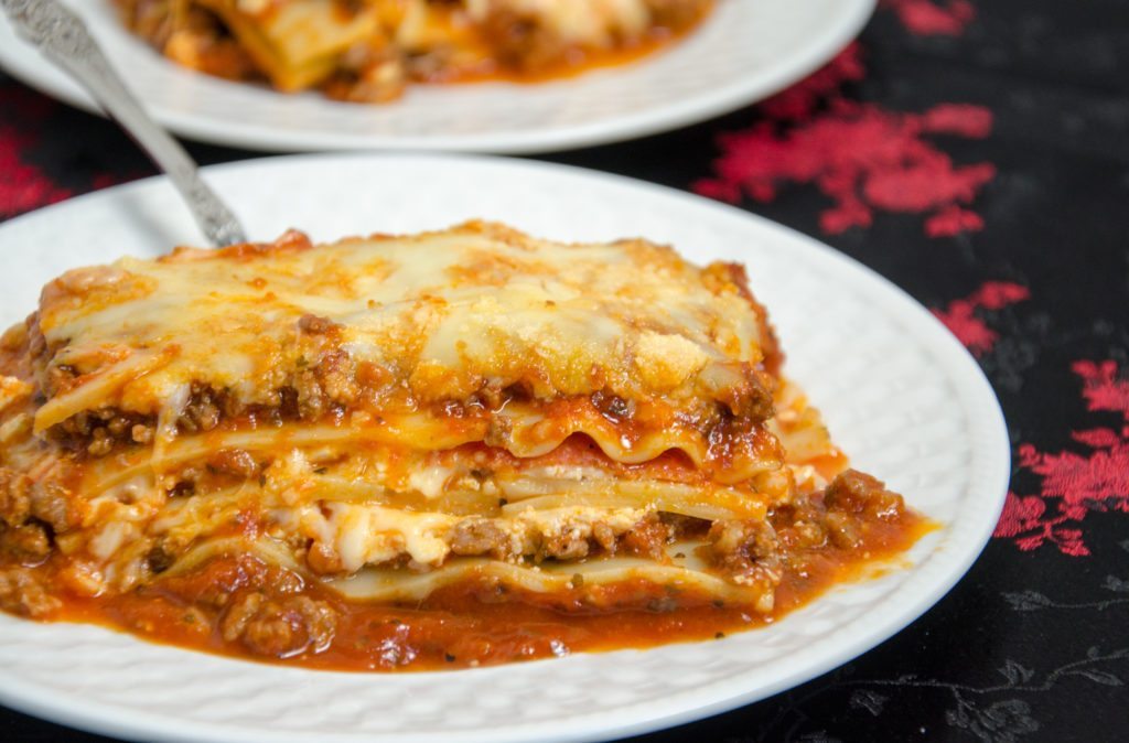 Easy, Classic Lasagna: Step-by-Step Pictures &amp; Instructions ~ The Housewife Modern