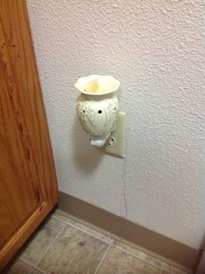 Removing Scentsy Textured Wall_1 Before removing Scentsy.