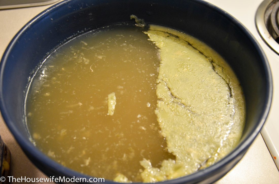 Homemade Chicken & Vegetable Broth_half-skimmed Half the fat skimmed off