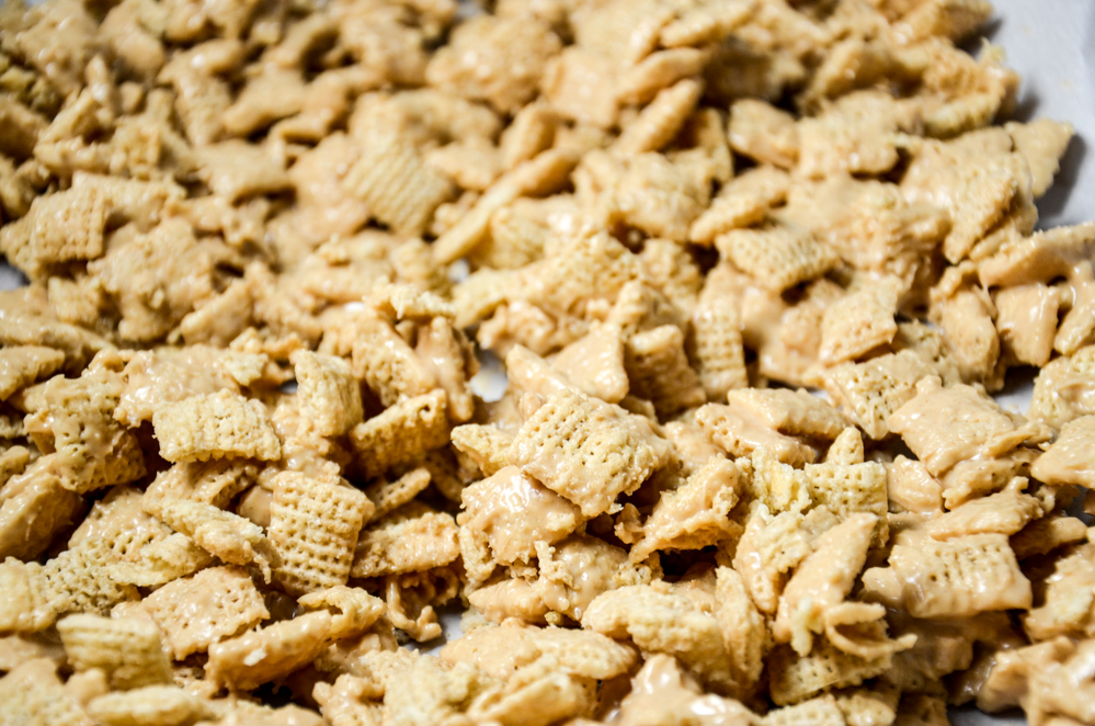 Easter Muddy Buddies aka Easter Puppy Chow 