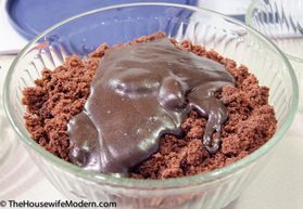Devil's Food Cake Bites_mxing Mix crumbled cake with approximately 1/2 cup of prepared frosting.
