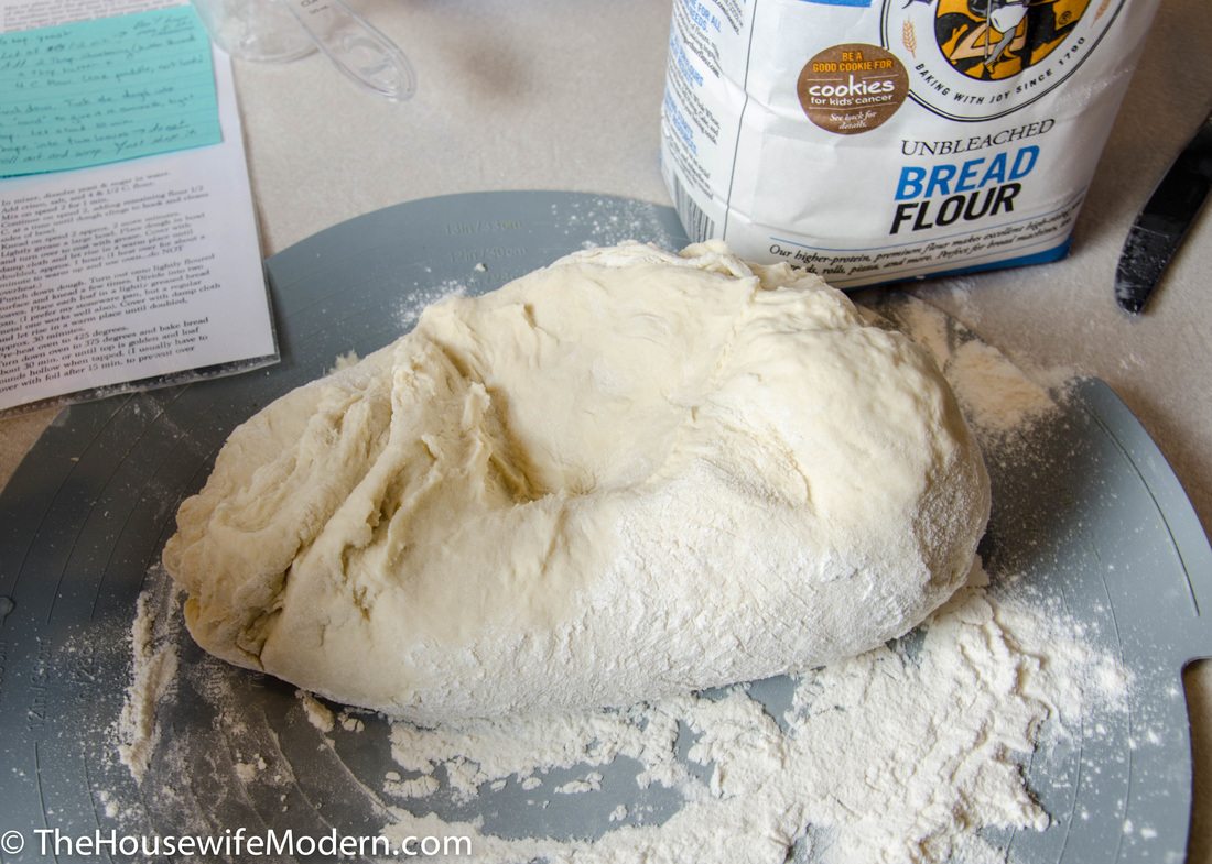 Perfect Traditional Homemade White Bread (and it works for sandwiches). Save money by making your own bread...and it tastes better! Step-by-step pictures and descriptions.