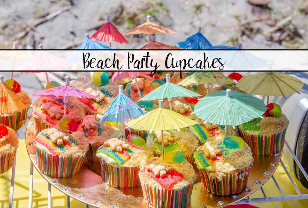 Beach Party Cupcakes: the cutest cupcakes you'll ever see at a party. Easy to make, tastes delicious, and look amazing!