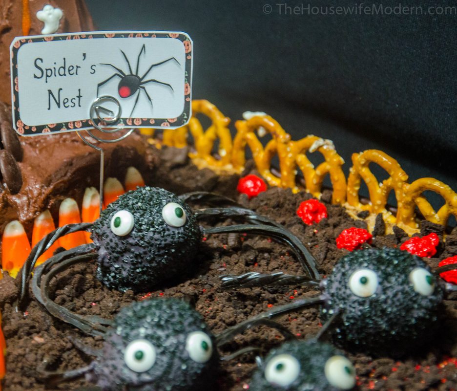 Red Velvet and Dark Chocolate Frosting Cake Bite Spiders- perfect for Halloween and guaranteed to impress.
