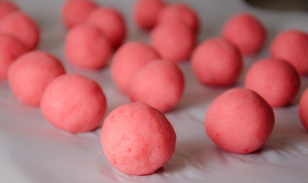 LR_Mummies_prep4 Formed cake bites should be smooth and have a slightly translucent look to them.