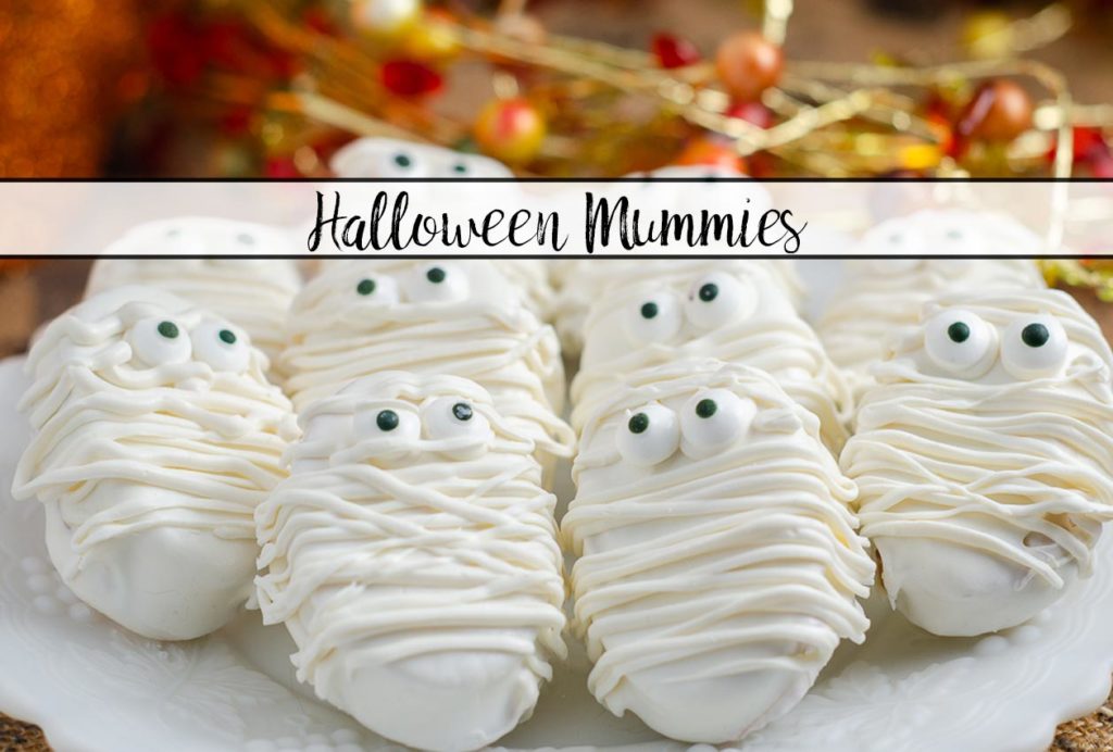 Halloween Mummies: White Chocolate Peanut Butter Crackers