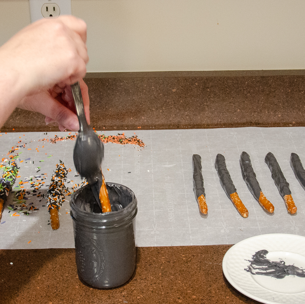 How to dip pretzel rods using spoon technique